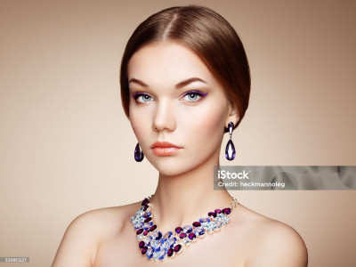 Fashion portrait of elegant woman